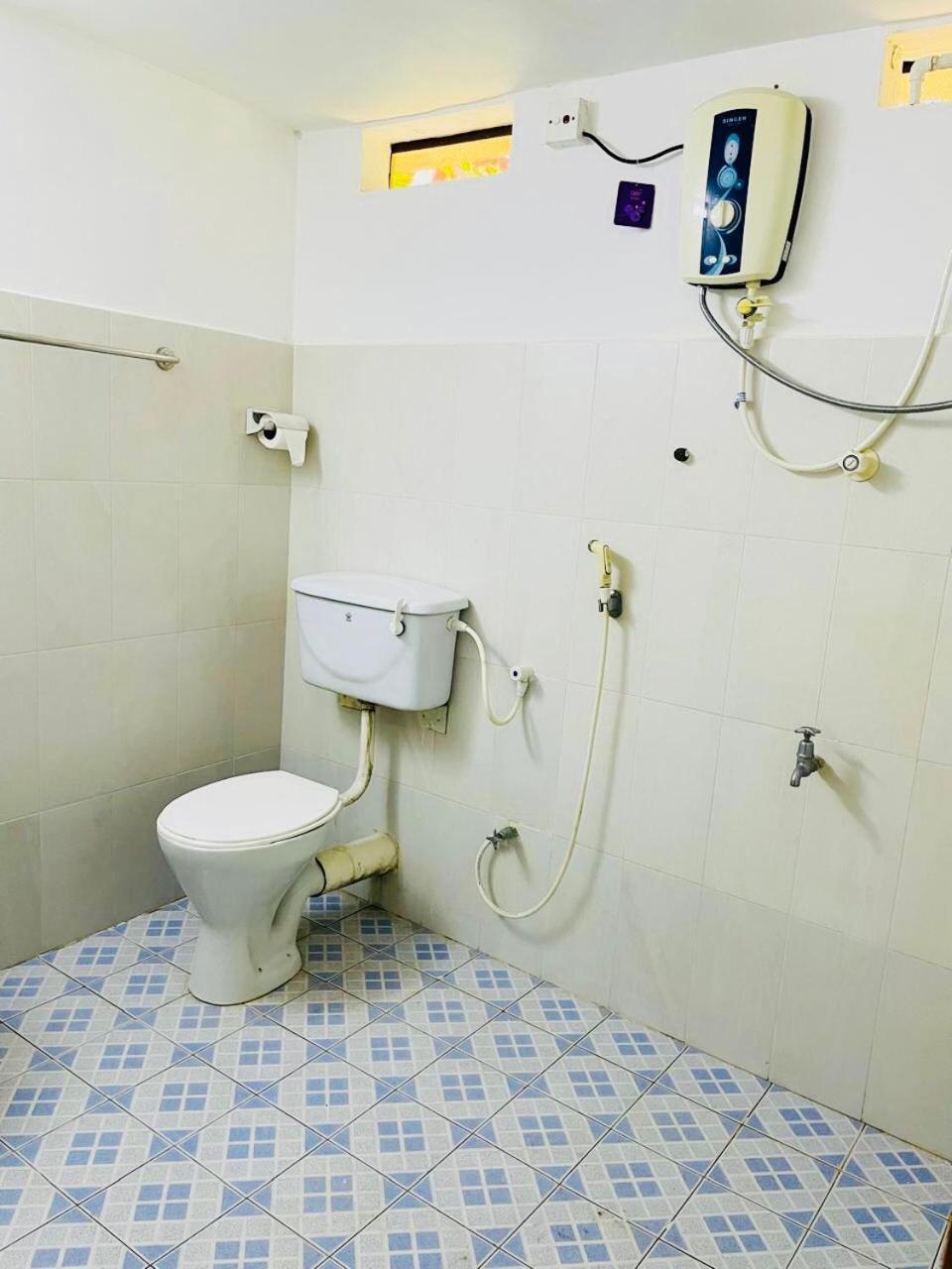 The Beez Hotel Negombo Exterior foto