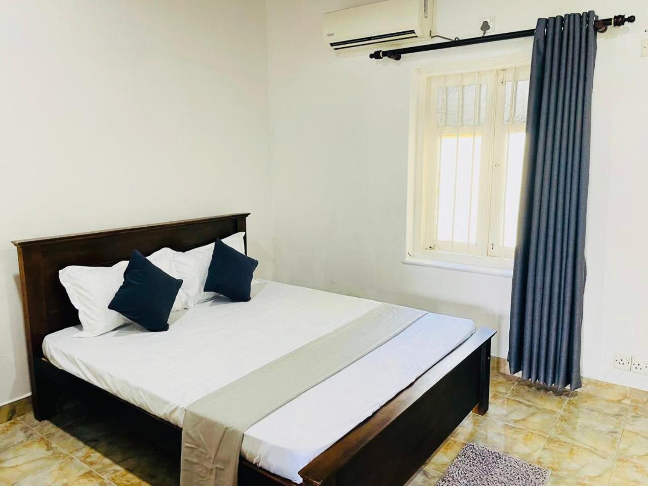 The Beez Hotel Negombo Exterior foto